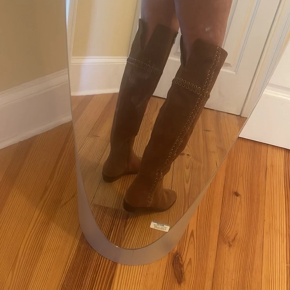 Michael Kors  🎉HP🎉🎈Sale🎈tan high suede boots   SALE